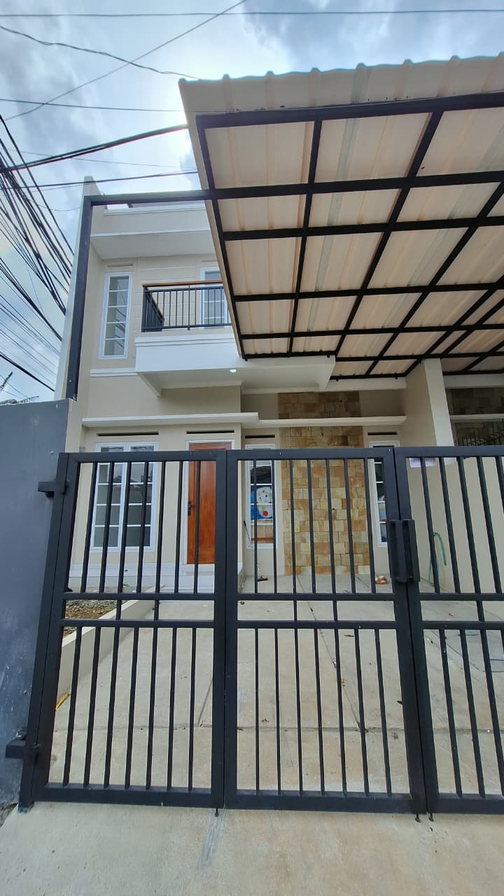 Rumah baru deplu bintaro dekat halteu adam malik Jakarta